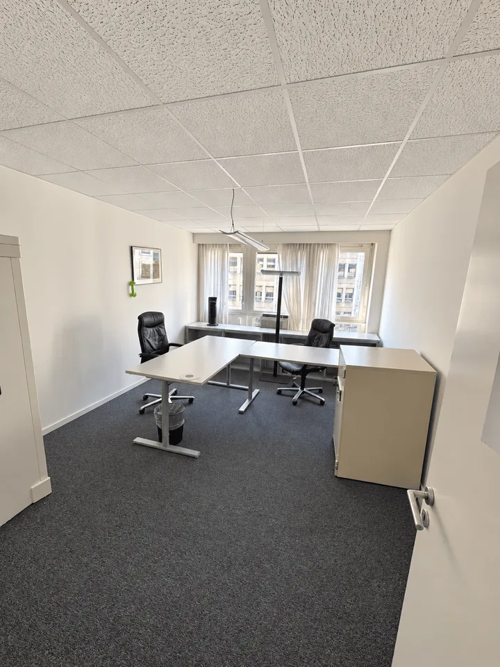 BUREAUX TRÈS BIEN SITUÉS AU CŒUR DU CENTRE-VILLE DE GENEVE – photo 9 sur 12