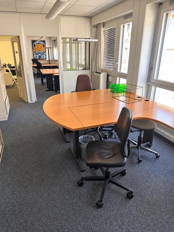 BUREAUX TRÈS BIEN SITUÉS AU CŒUR DU CENTRE-VILLE DE GENEVE – photo 12 sur 12