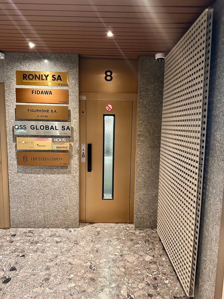 BUREAUX TRÈS BIEN SITUÉS AU CŒUR DU CENTRE-VILLE DE GENEVE – photo 4 sur 12