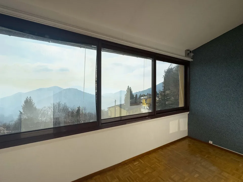 Großes Einfamilienhaus im Grünen in Aranno – Foto 7 von 11