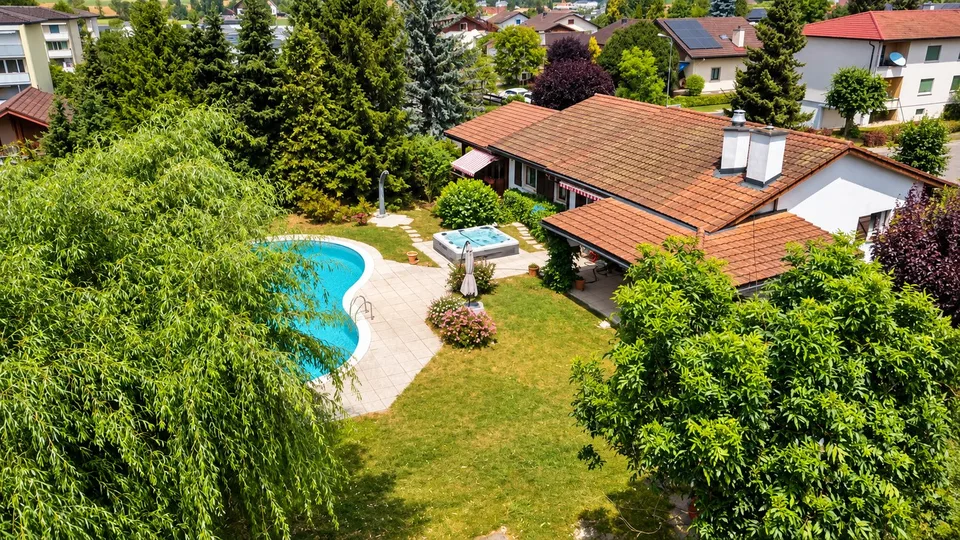 Villa indipendente con piscina su una magnifica parcelle alberata – foto 13 di 13