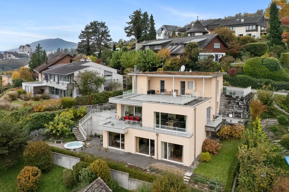 Maison de famille luxueuse de 6,5 pièces dans un emplacement panoramique de premier choix – photo 11 sur 11