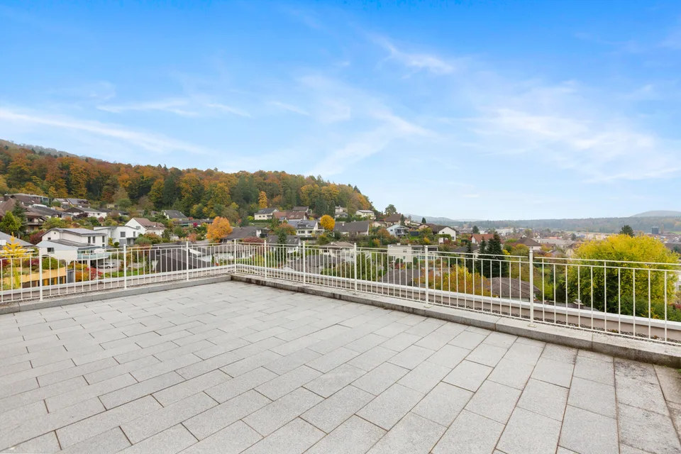 Maison de famille luxueuse de 6,5 pièces dans un emplacement panoramique de premier choix – photo 6 sur 11
