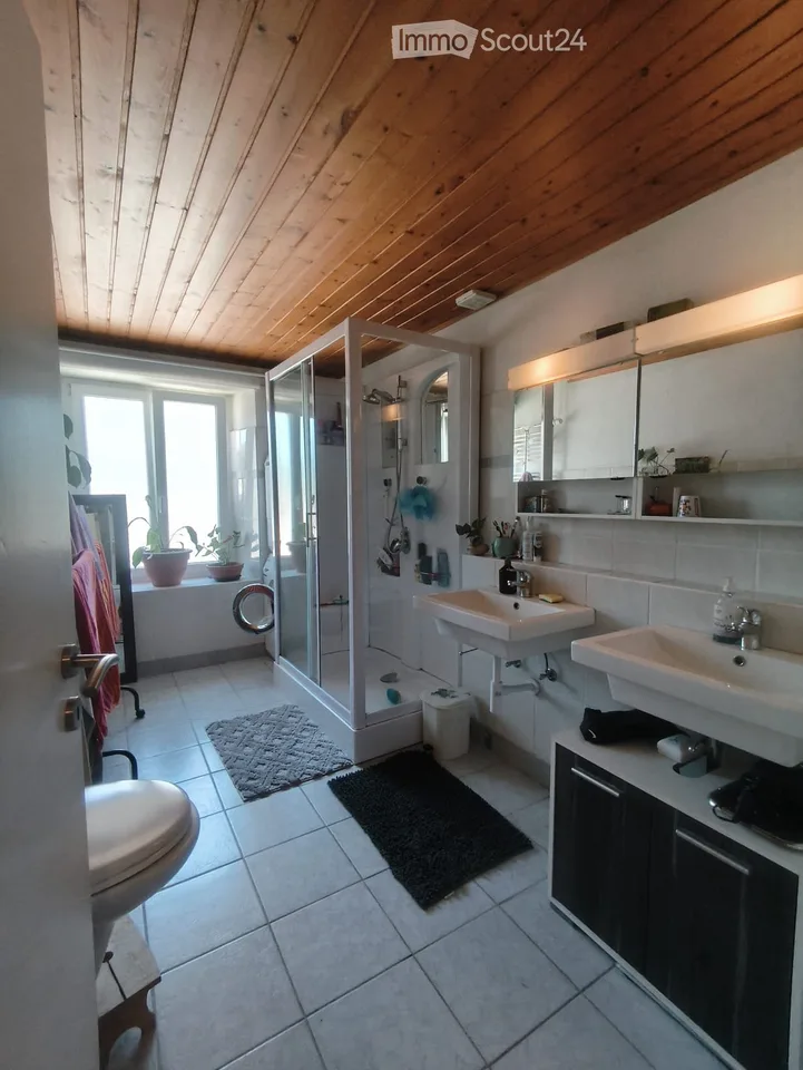 Große 5,5-Zimmer-Wohnung – Foto 2 von 3