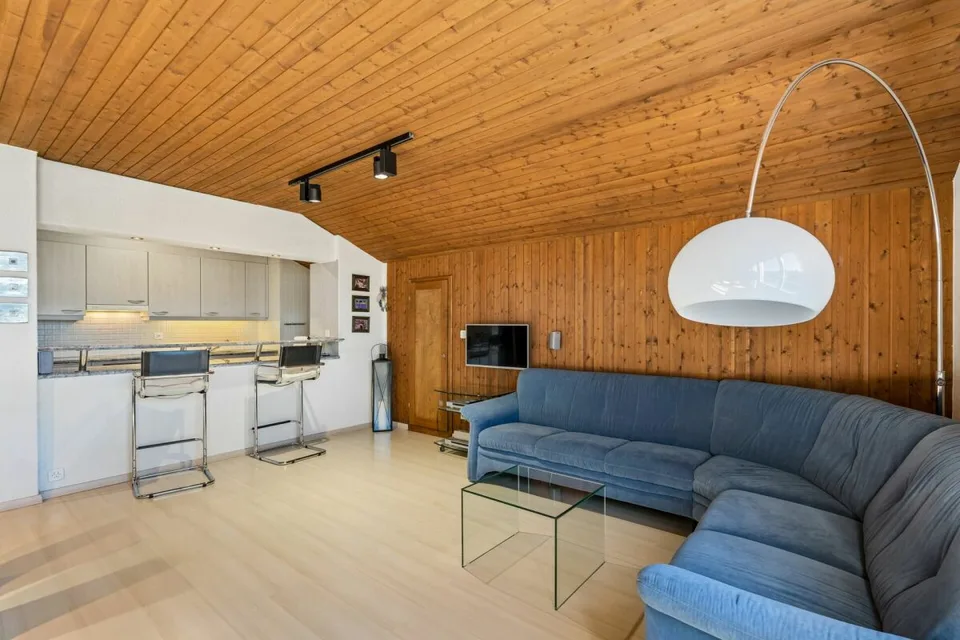 Appartement en duplex de 4,5 pièces avec un panorama merveilleux (résidence secondaire) – photo 4 sur 13