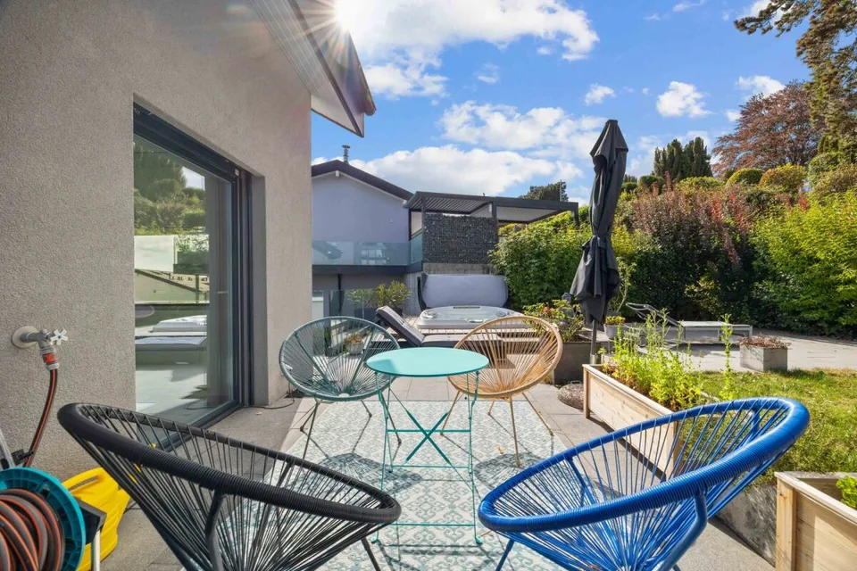 Villa contemporanea con vista panoramica sul Lago di Ginevra e le Alpi – foto 21 di 21