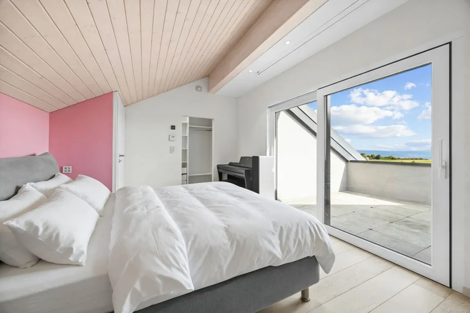 Villa contemporanea con vista panoramica sul Lago di Ginevra e le Alpi – foto 16 di 21