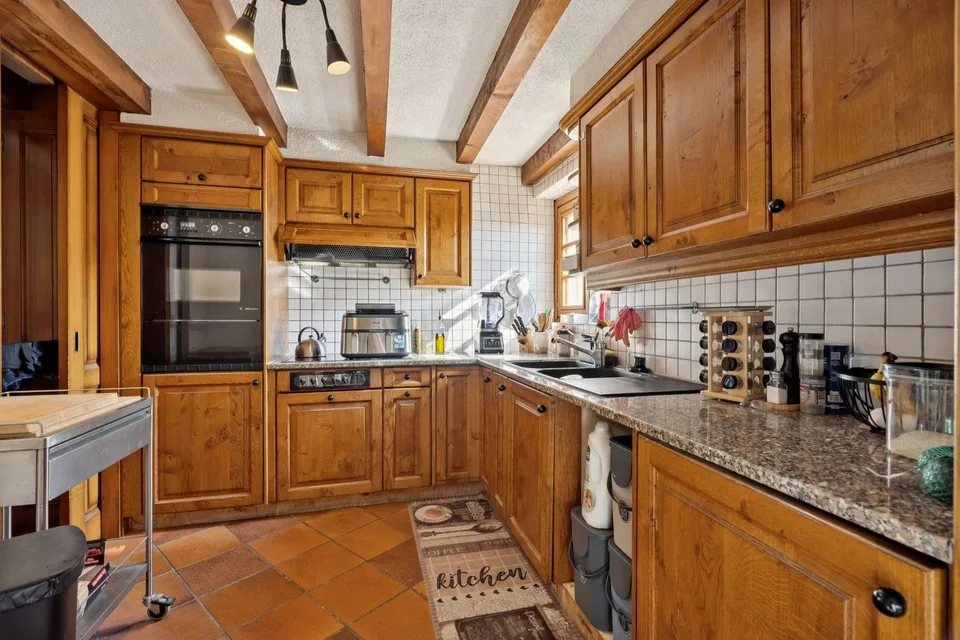 Haus im Dorfstil: 4 vermietete Wohnungen und 1 Arkade - großes Potenzial – Foto 9 von 13