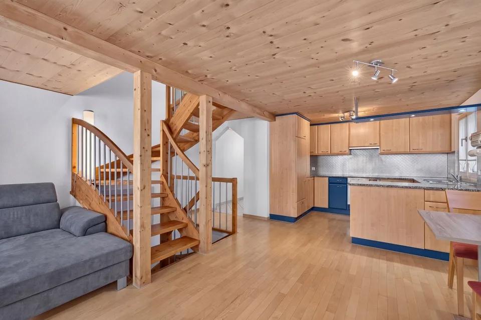 Maison bifamiliale avec deux appartements en duplex au centre du village de Balgach – photo 2 sur 15