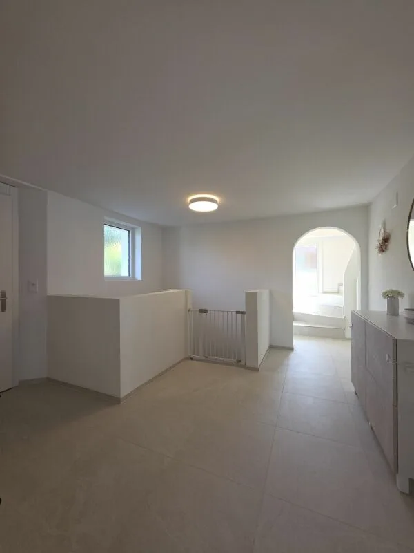 Wunderschönes, grosses 8.5 Zimmer EFH an Privatstrasse, mit grossem Garten – Foto 11 von 30