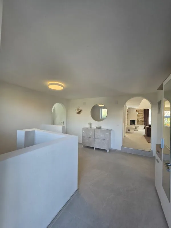 Wunderschönes, grosses 8.5 Zimmer EFH an Privatstrasse, mit grossem Garten – Foto 5 von 30