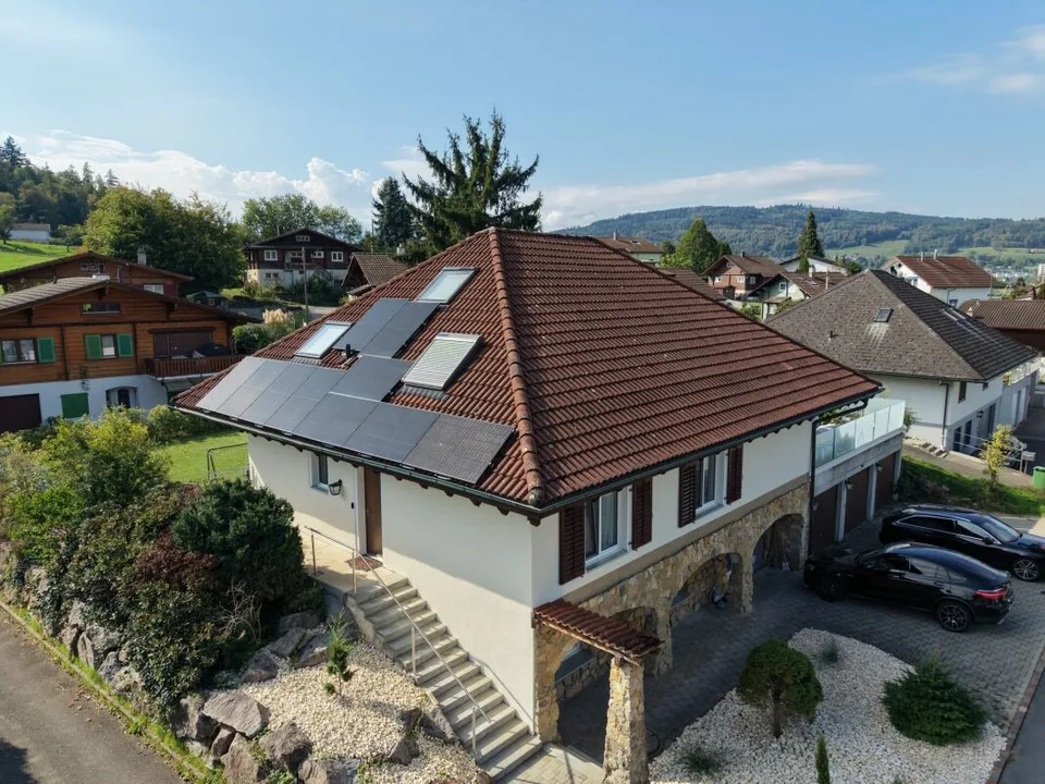 Wunderschönes, grosses 8.5 Zimmer EFH an Privatstrasse, mit grossem Garten – Foto 26 von 30