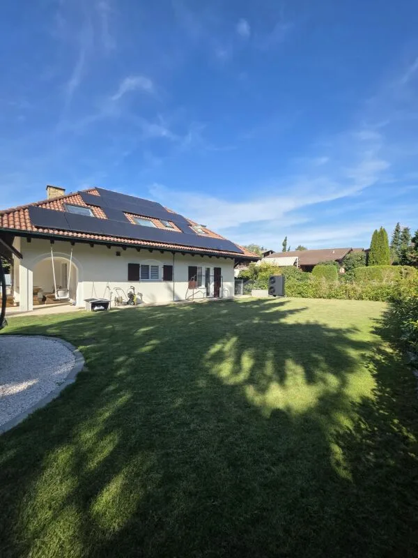 Wunderschönes, grosses 8.5 Zimmer EFH an Privatstrasse, mit grossem Garten – Foto 17 von 30