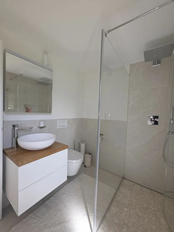 Wunderschönes, grosses 8.5 Zimmer EFH an Privatstrasse, mit grossem Garten – Foto 14 von 30