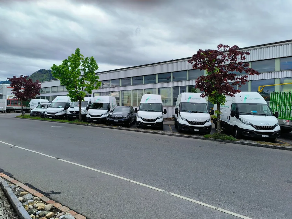 Vielseitige Gewerbe- und Lagerflächen in Samstagern – ideal auch als Handwerkerzentrum – Foto 3 von 9