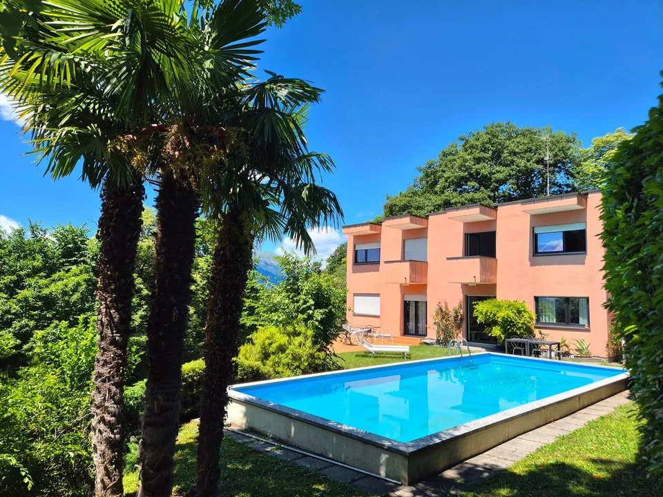 La Dolce Vita a Lugano: Elegante Residenza con Piscina a Cureggia – foto 2 di 15
