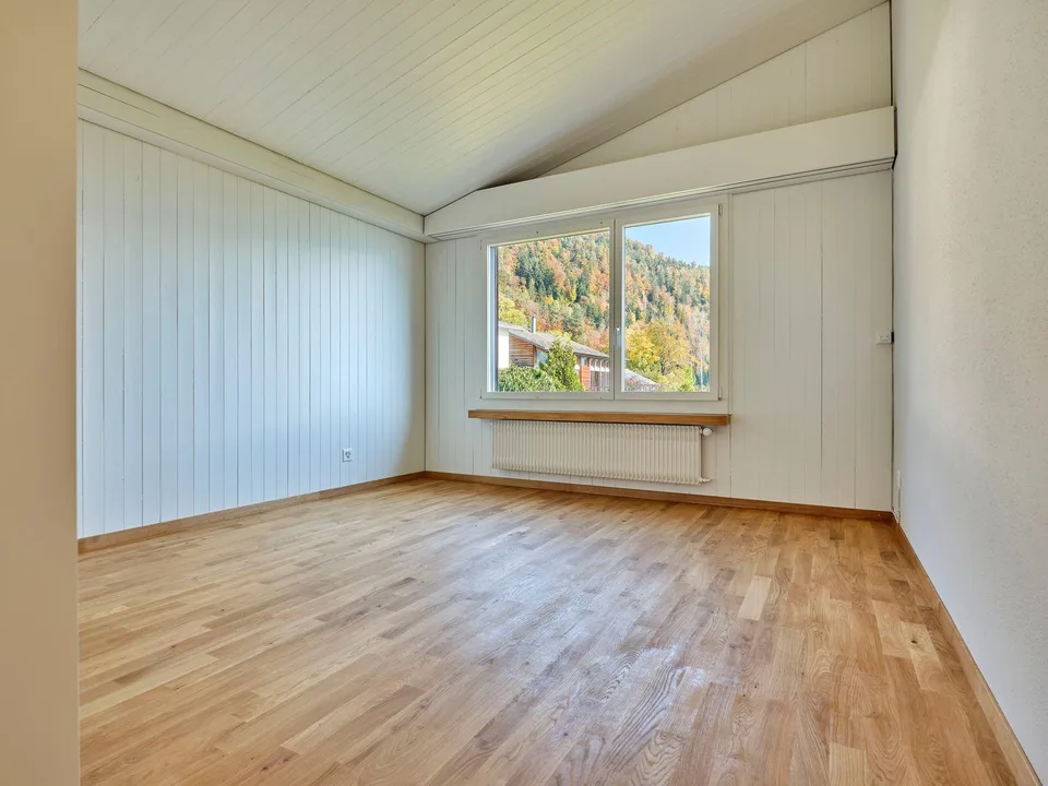 3½-Zi.-Dachwohnung: Wohnen mit 60er-Jahre-Flair und Blick auf das Schloss – Foto 6 von 13