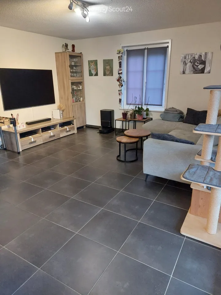 Zu vermieten 4,5-Zimmer-Wohnung mit großem Garten – Foto 3 von 5