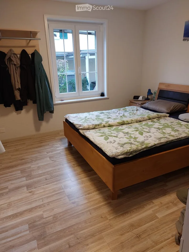 Zu vermieten 4,5-Zimmer-Wohnung mit großem Garten – Foto 4 von 5