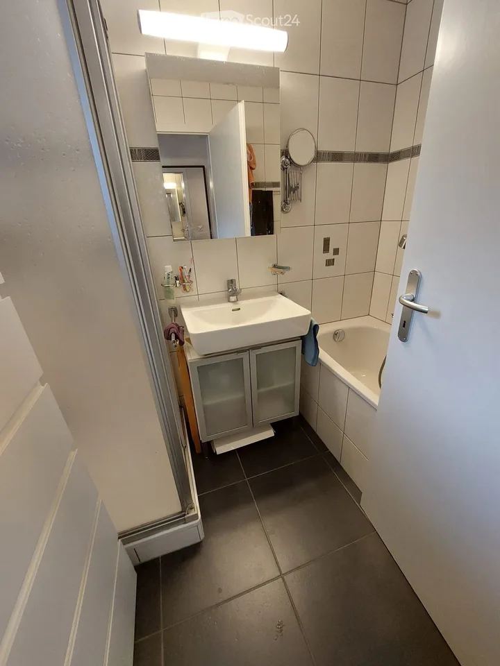 Zu vermieten 4,5-Zimmer-Wohnung mit großem Garten – Foto 5 von 5