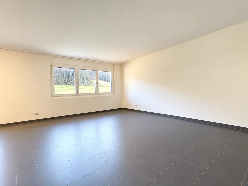 Moderne 3.5-Zimmer-Wohnung mit grossem Balkon in Hochwald – Foto 4 von 7