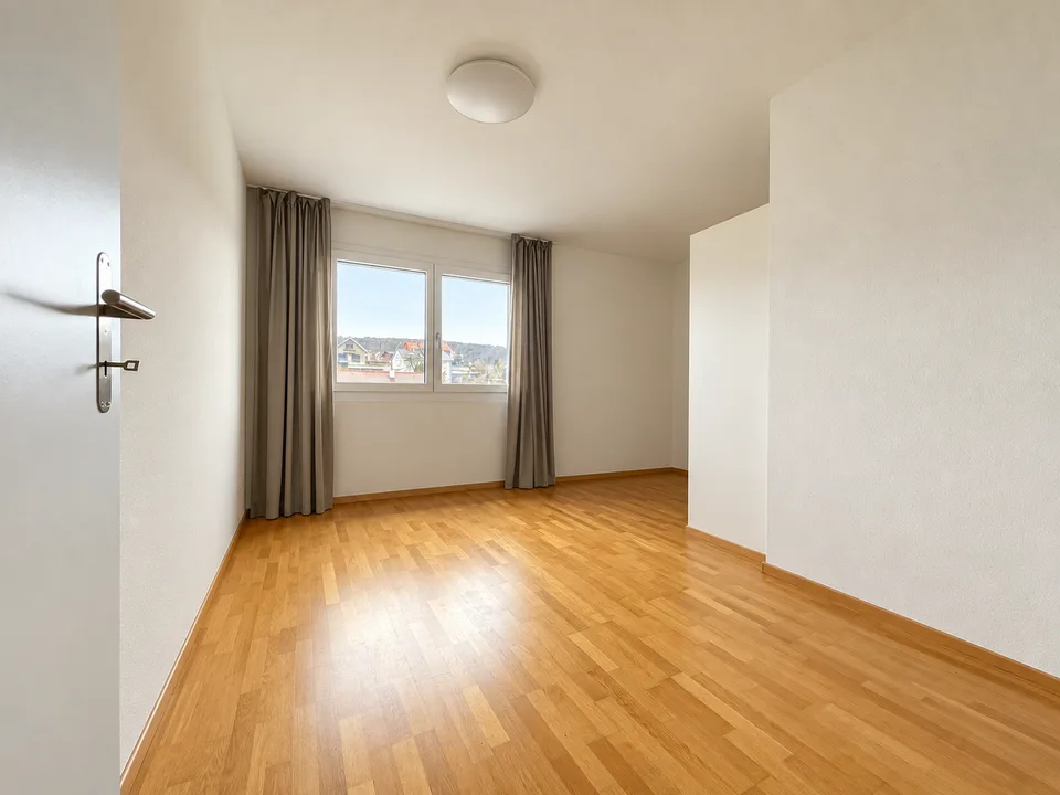 Moderne 3.5-Zimmer-Wohnung mit grossem Balkon in Hochwald – Foto 5 von 7