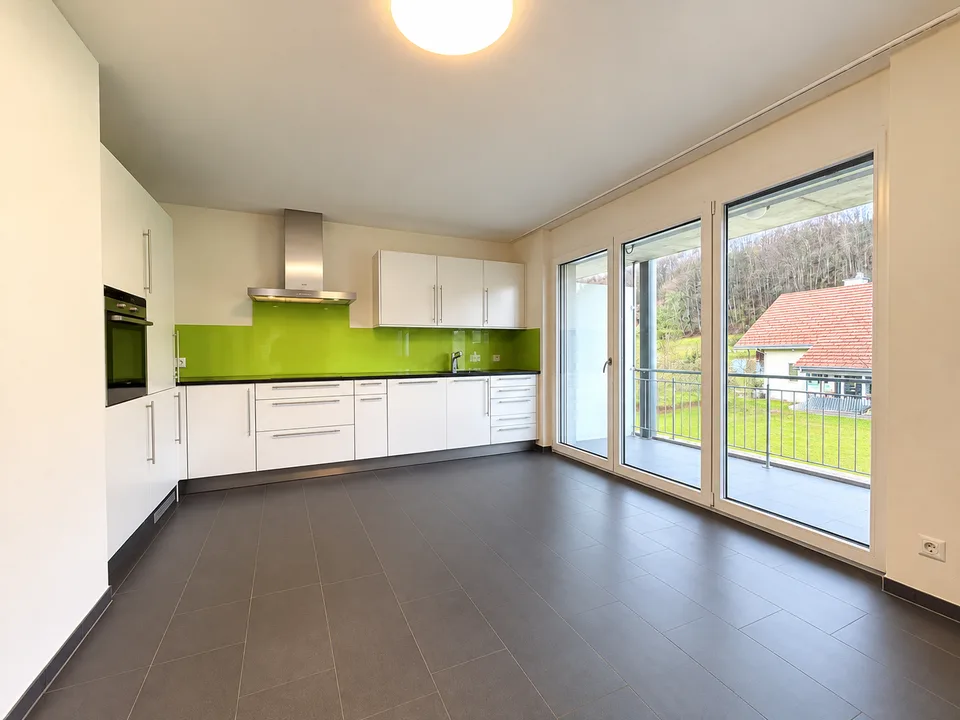 Moderne 3.5-Zimmer-Wohnung mit grossem Balkon in Hochwald – Foto 2 von 7