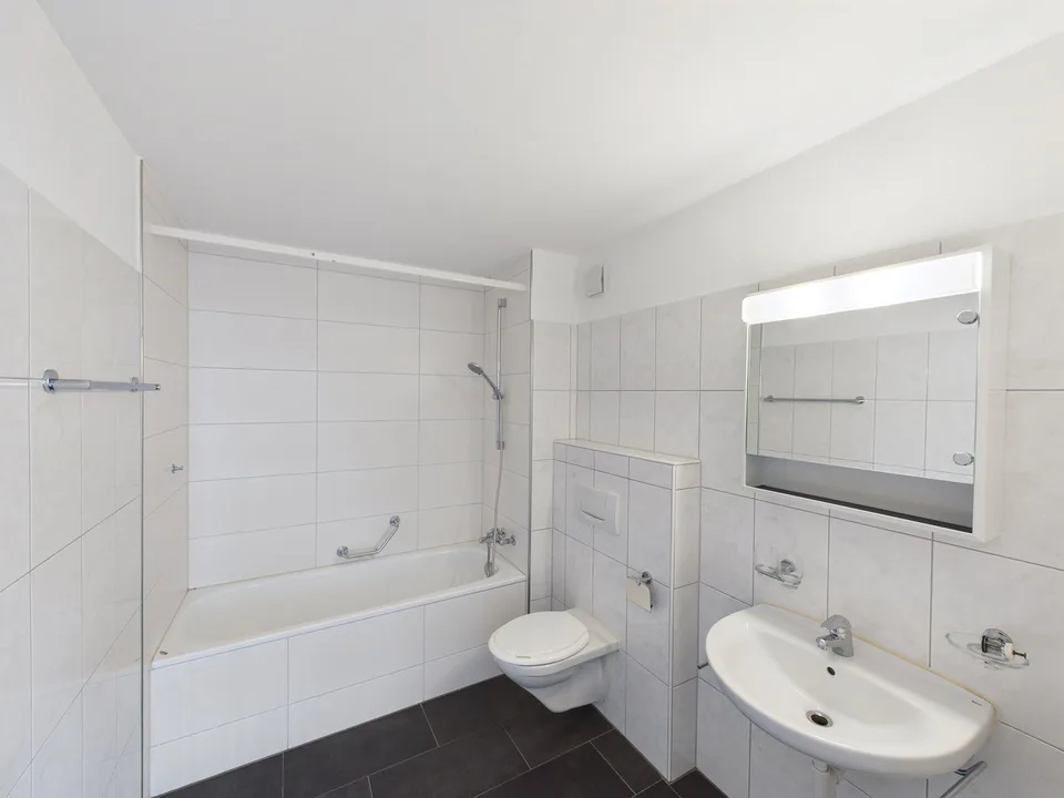 Appartamento di 3,5 locali ristrutturato con balcone e bella vista – foto 12 di 13