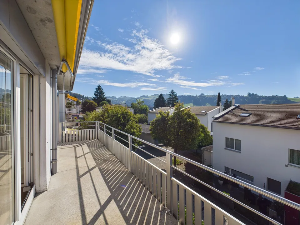 Renoviert 4.5-Zimmer-Maisonette-Wohnung in Eggersriet – 2 Terrassen! – Foto 9 von 17