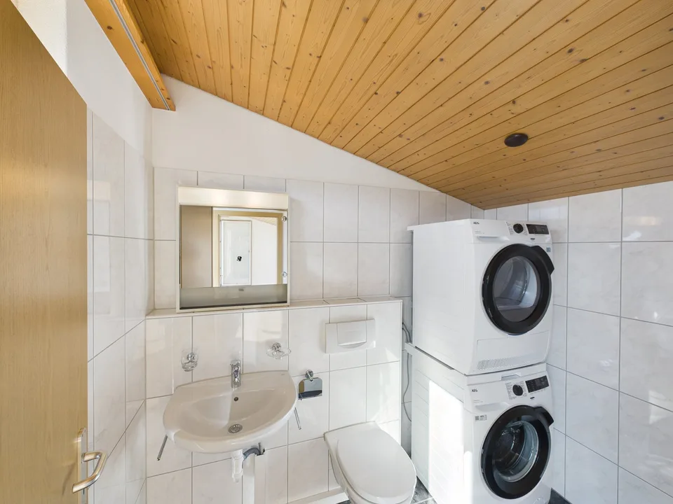 Renoviert 4.5-Zimmer-Maisonette-Wohnung in Eggersriet – 2 Terrassen! – Foto 15 von 17