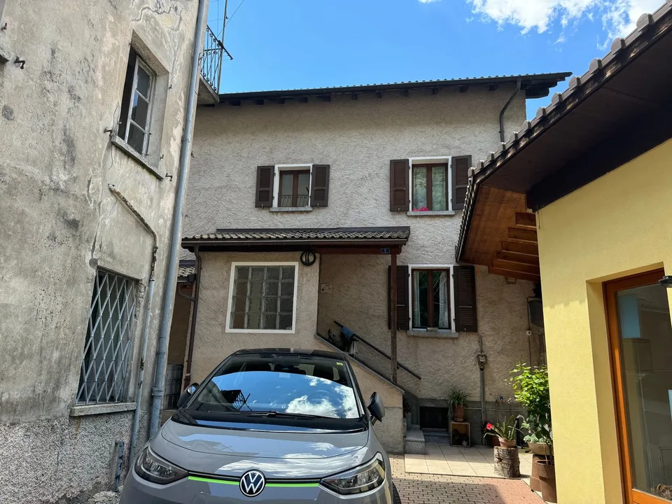Maison de 5,5 pièces avec un monolocal en location dans le noyau de Biasca – photo 9 sur 13