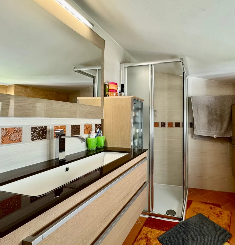 Maison de 5,5 pièces avec un monolocal en location dans le noyau de Biasca – photo 8 sur 13