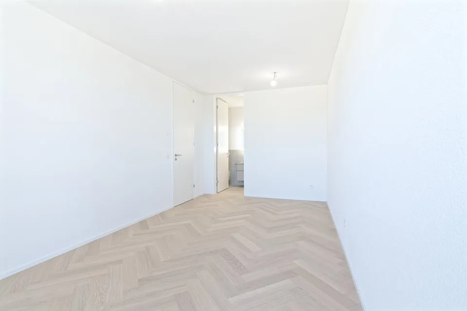 First occupancy large 4.5-room owner-occupied apartment with lift and terrace – photo 7 of 13