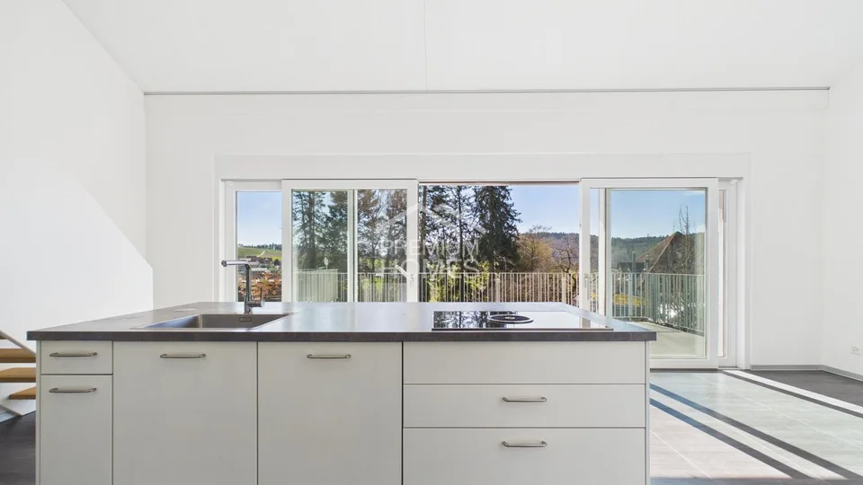 Modern Living at the Edge of the Forest – photo 9 of 12