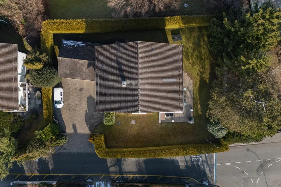 Spacieuse maison unifamiliale de 10 ½ pièces avec un potentiel d'utilisation polyvalent ! – photo 19 sur 19