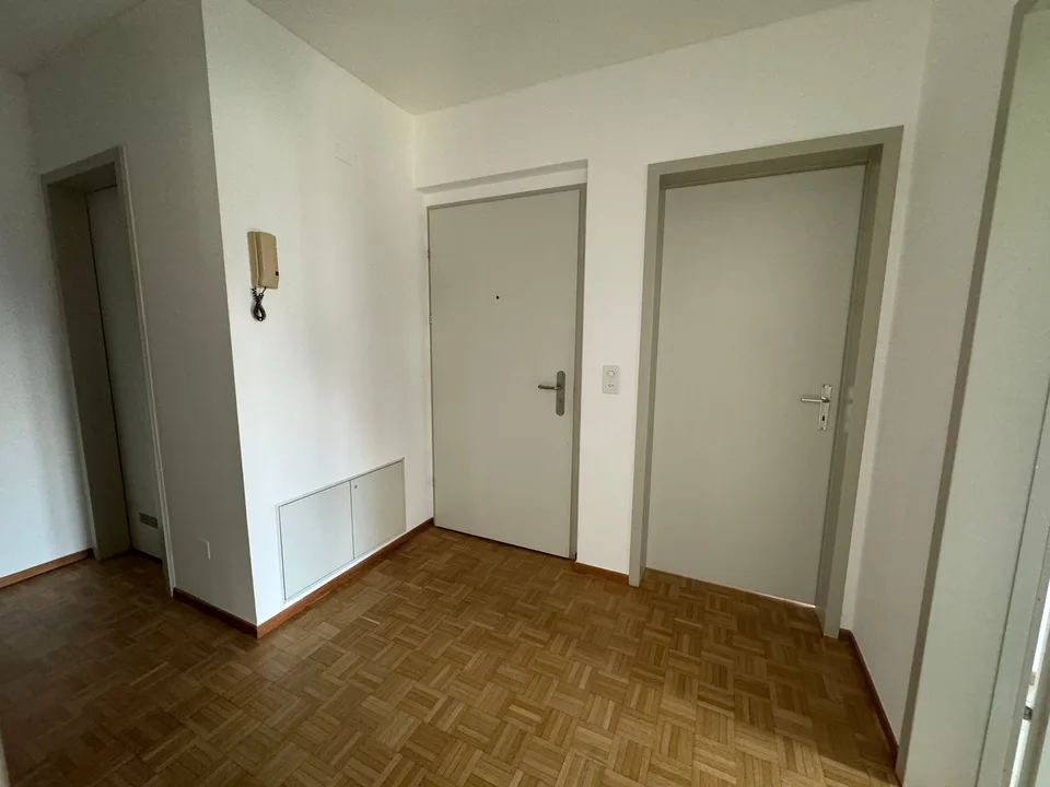Wohnung 4.5 Zimmer in einer günstigen Lage, nahe bei Schulen in Giubiasco – Foto 8 von 11