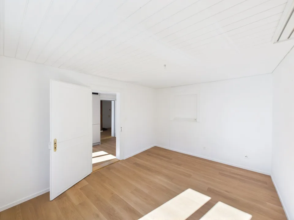 Appartement de 3,5 pièces dans un immeuble ancien rénové sur Sankt Jakob-Strasse – photo 2 sur 12