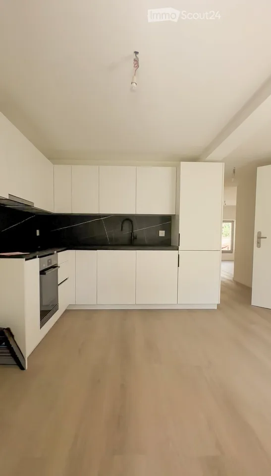 Schöne 2,5-Zimmer-Wohnung mit Garten und Terrasse in Peseux – Foto 3 von 5