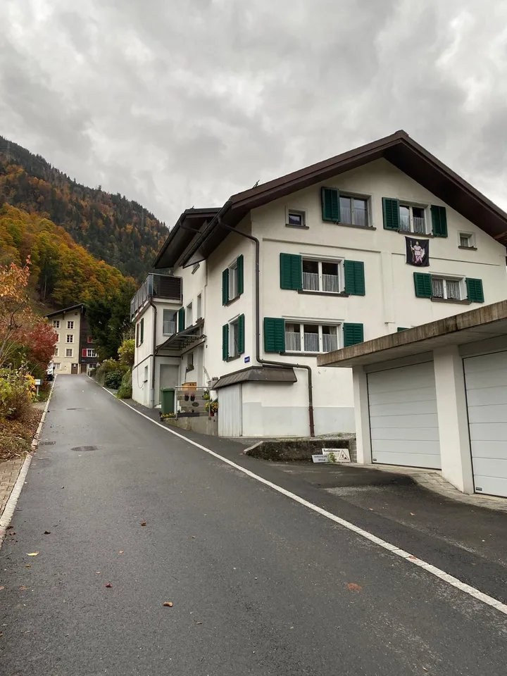 Gemütliche 6-Zimmer Einfamilienhaus an ruhiger Lage in Glarus – Foto 14 von 26