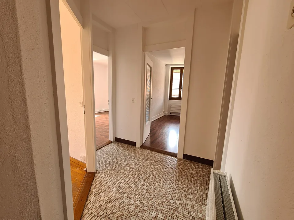 Incantevole appartamento di 5 locali a Ferreyres con grande giardino – foto 7 di 13