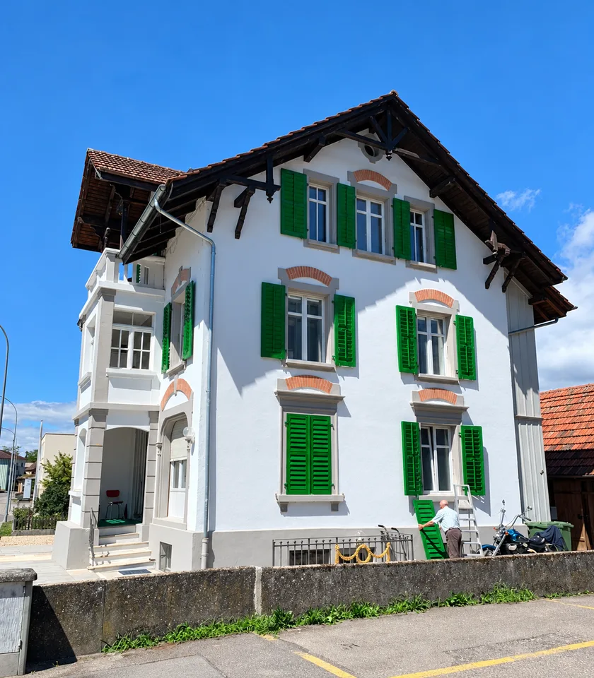 Casa multifamiliare storica con tre appartamenti e potenziale di locazione a Orpund – foto 3 di 5