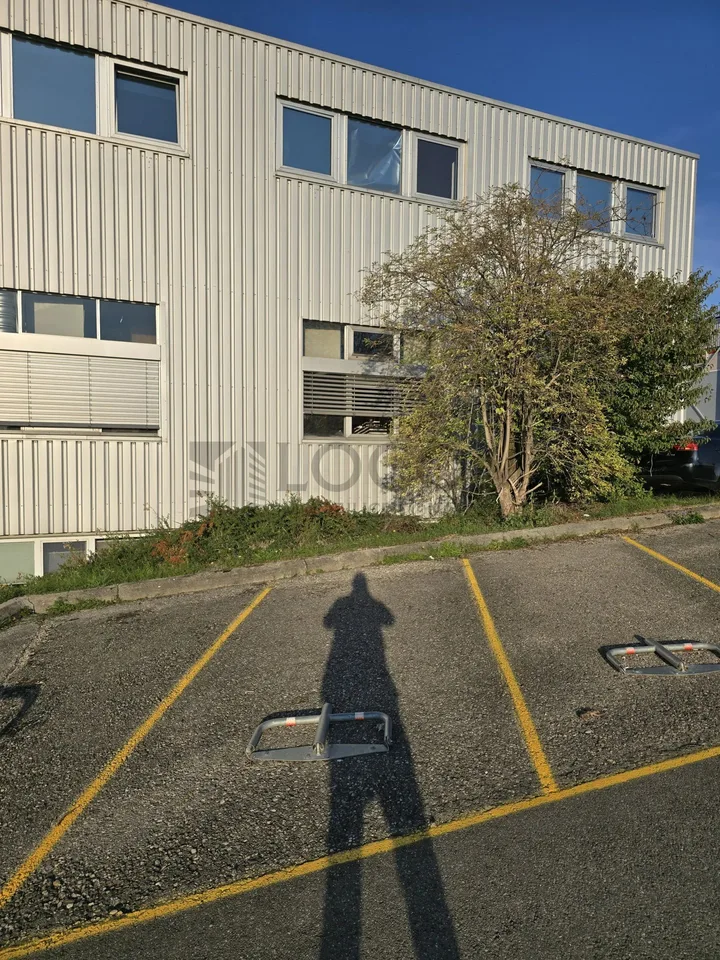 Büro mit Gemeinschaftsräumen - Industriegebiet Le Trési – Foto 10 von 11