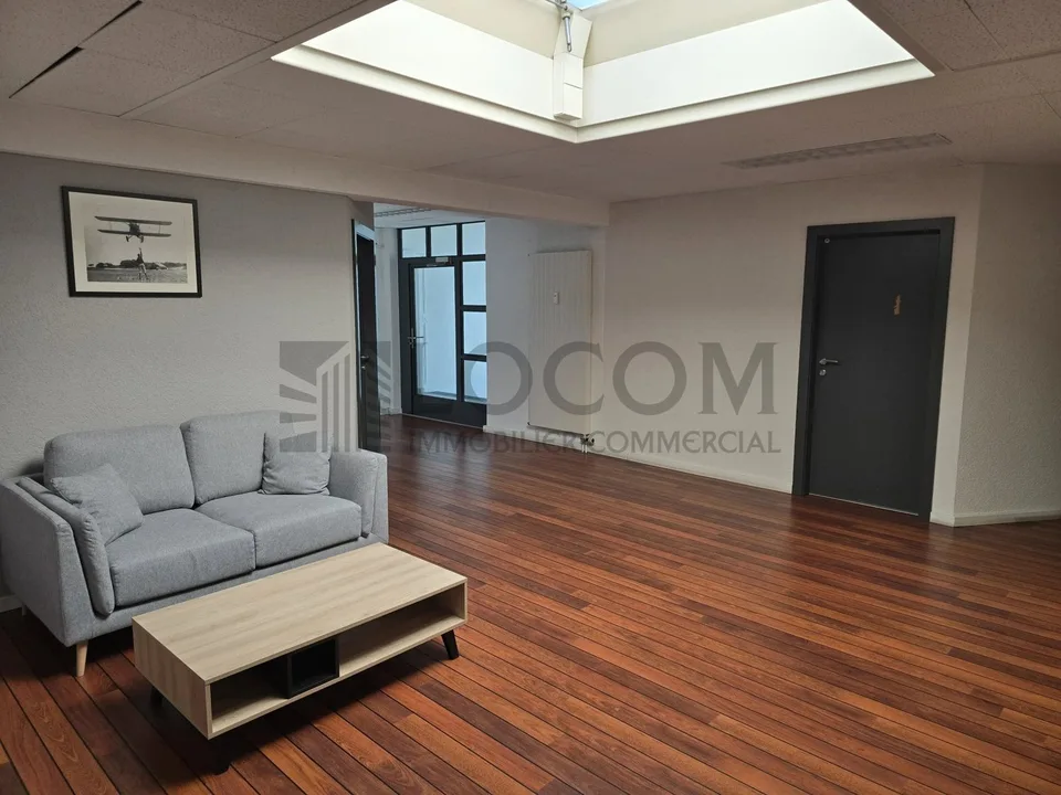 Büro mit Gemeinschaftsräumen - Industriegebiet Le Trési – Foto 5 von 11