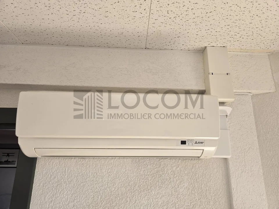 Büro mit Gemeinschaftsräumen - Industriegebiet Le Trési – Foto 4 von 11