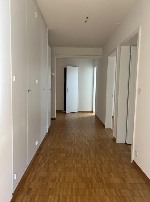 Bright 4.5-room apartment with balcony and beautiful view in Köniz – photo 15 of 17