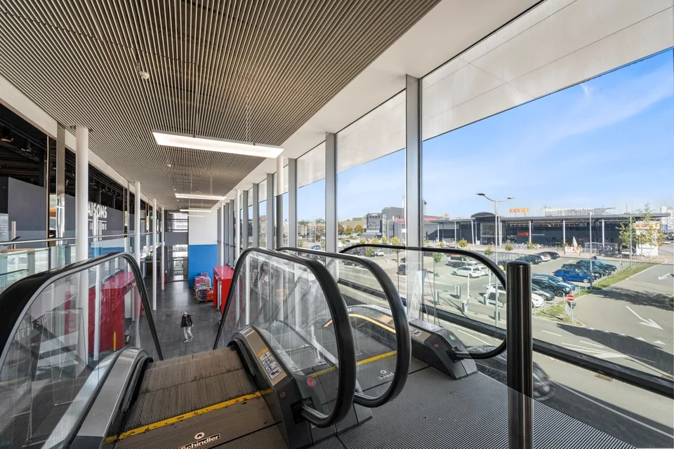 Vente au détail en grand format – 2'700 m² à Dietlikon – photo 5 sur 5