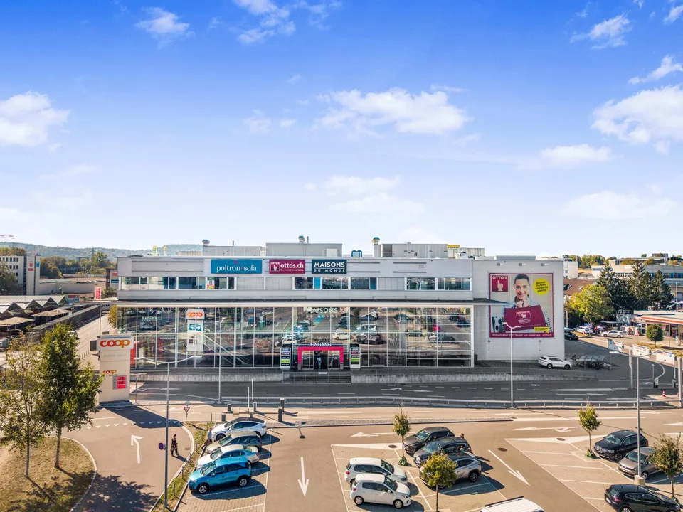 Vente au détail en grand format – 2'700 m² à Dietlikon – photo 2 sur 5