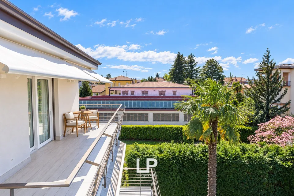 Villa singola in stile moderno con giardino a Varese – foto 11 di 13