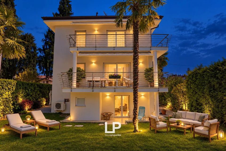 Villa singola in stile moderno con giardino a Varese – foto 10 di 13