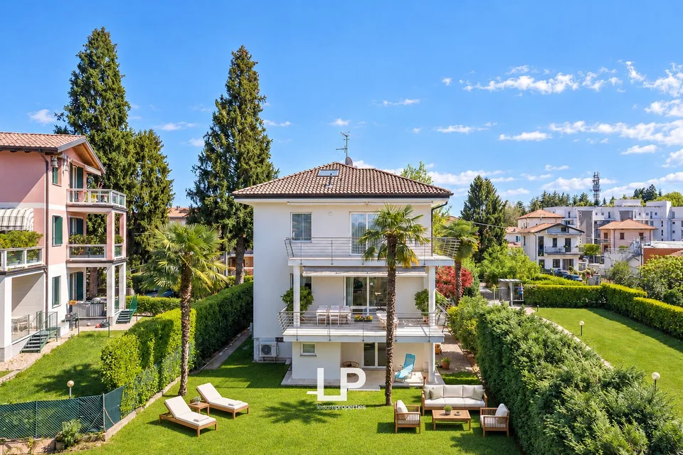 Villa singola in stile moderno con giardino a Varese – foto 7 di 13
